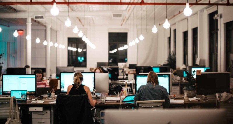 Contratação em startups vs grandes empresas