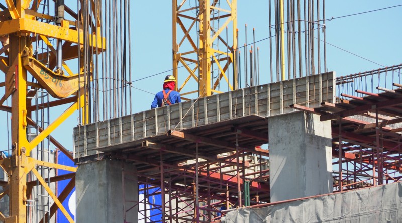 Como atrair e reter mão de obra na construção civil