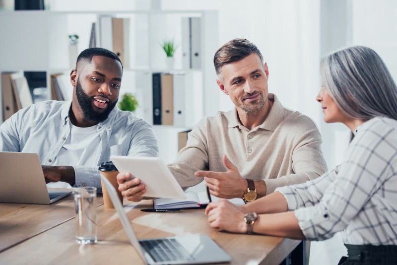 Como fazer uma verificação de antecedentes legal e ética