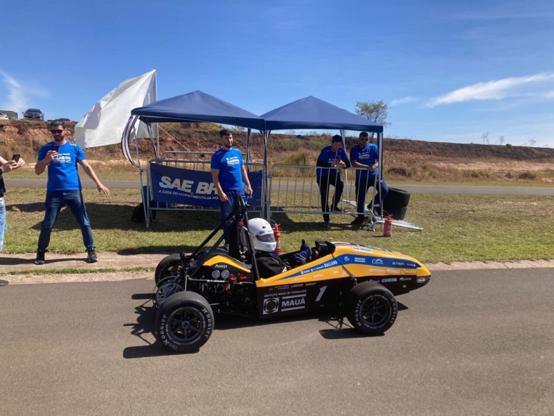 A experiência na Fórmula SAE e Baja SAE é inestimável