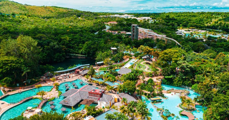 Erros ao contratar em hotéis e parques aquáticos