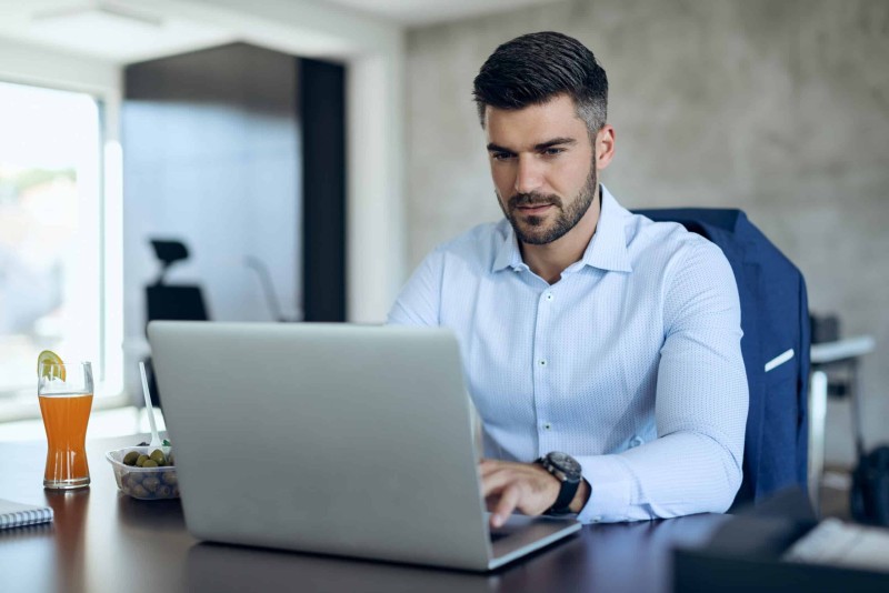 A diferença entre recrutar um funcionário e um diretor